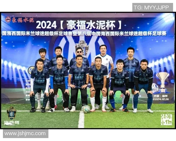 近期哪位足球明星在赛场上表现突出引发球迷热议和关注